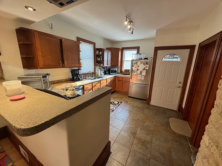 2447 N Bartlett Ave — Photo 10