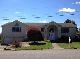 12 June Dr, Moscow, PA 18444