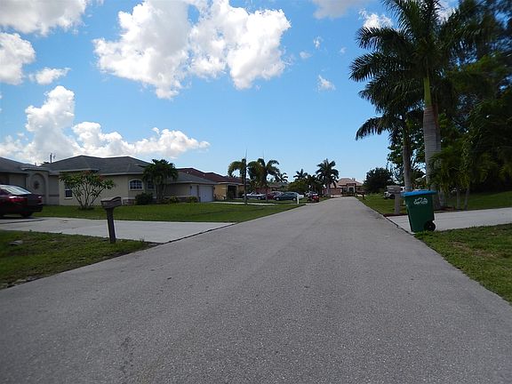 4th image of 4218 SW 14th Pl