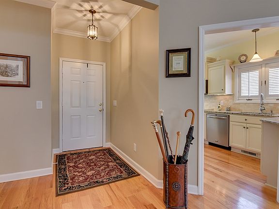 3rd image of 207 Club Villa Dr W