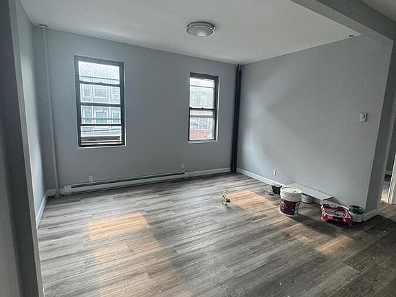3rd image of 131 Highland Ave Floor 2