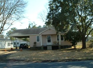 208 Riverside Dr, Sneads Ferry, NC 28460