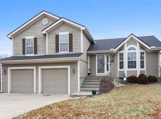 10135 N Highland Ct, Kansas City, MO 64155