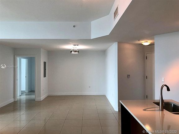 4th image of 1900 N Bayshore Dr APT 5104