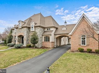 802 Woodfield Dr, Lititz, PA 17543