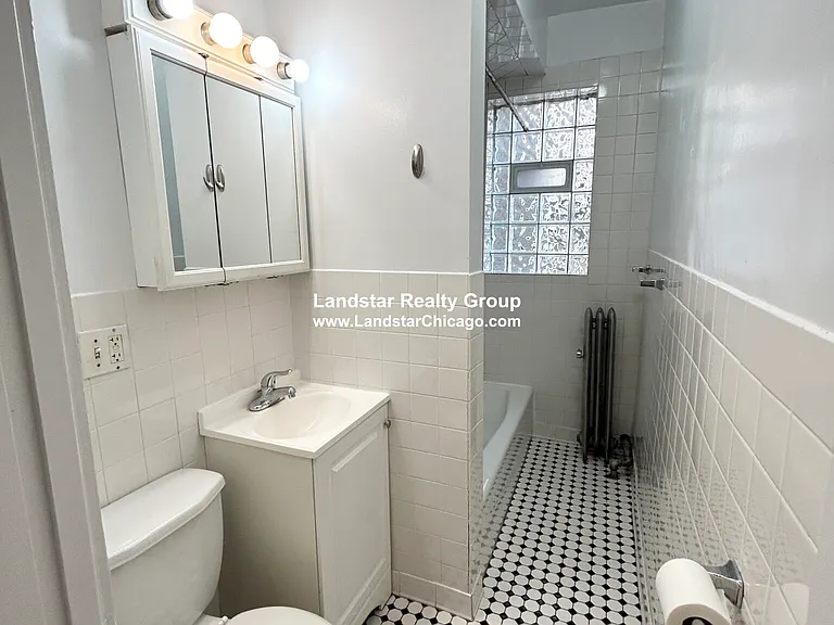 910 Reba Pl #2N — Photo 5