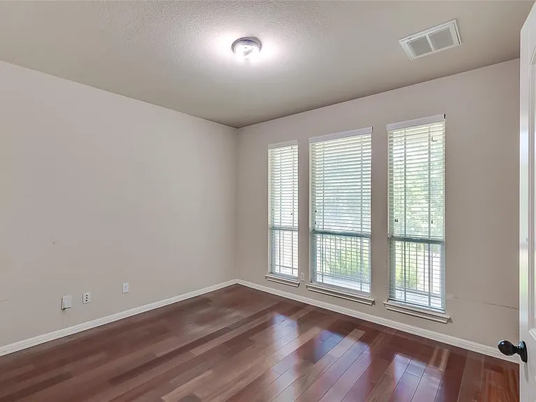 11300 Cherisse Dr — Photo 26