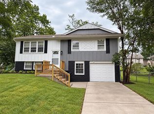 109 NW Walnut St, Lees Summit, MO 64063