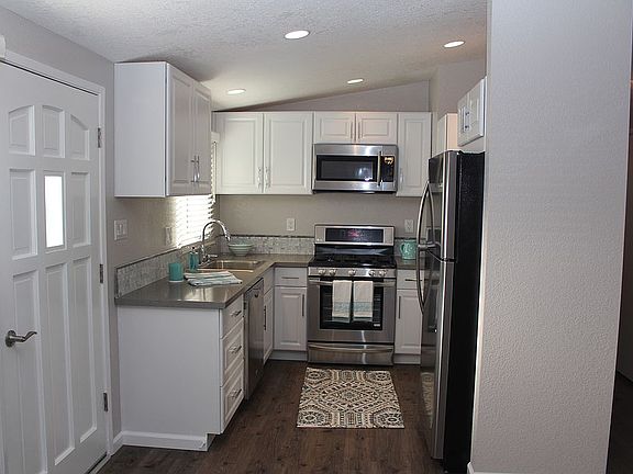 4th image of 6219 Lake Alturas Ave