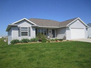 1531 Meadows Ln, Luxemburg, WI 54217