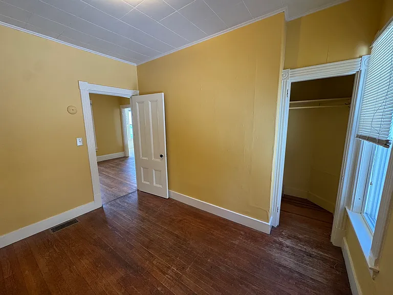 10 Maple St #1 — Photo 17