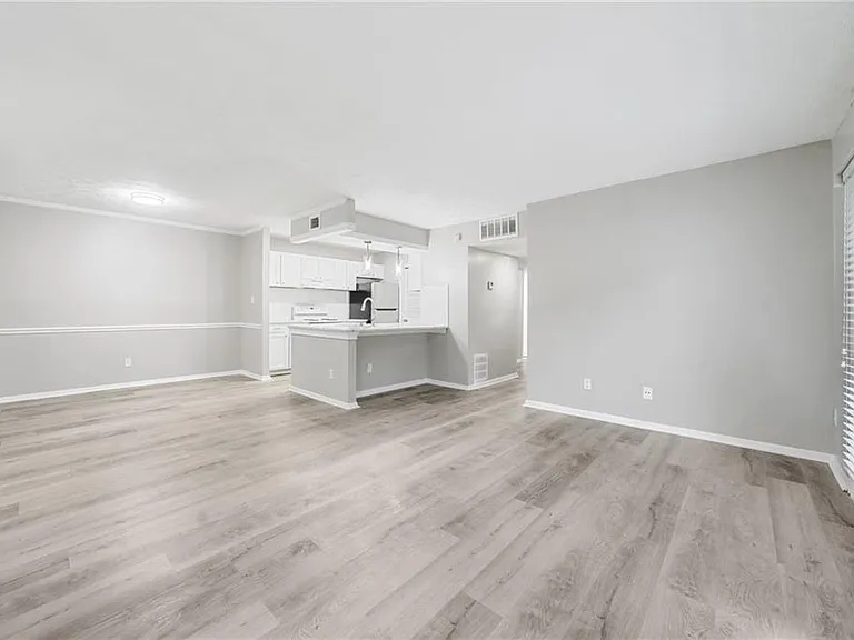 113 Tuxworth Cir — Photo 9