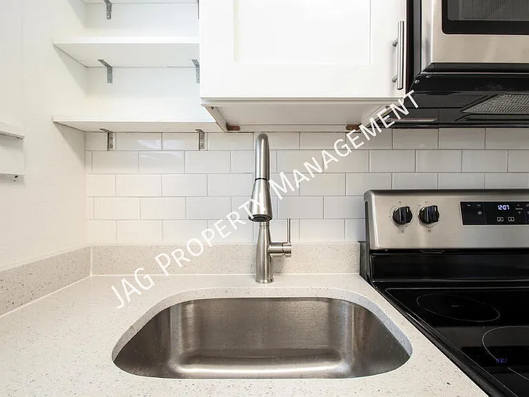 2892 College St #2 — Photo 5