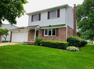 447 Old Creek Dr, Saline, MI 48176