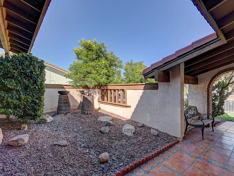 3751 El Camino Rd — Photo 5