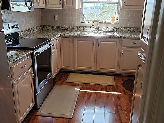 2nd image of 1850 NE 169th St APT 401