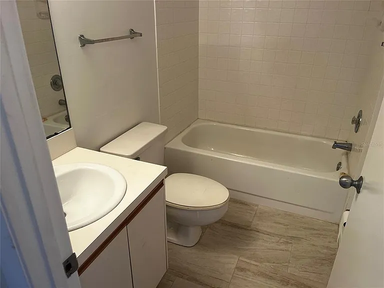 800 Cove Cay Dr #3F — Photo 6
