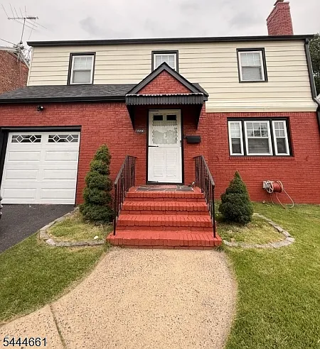328 Newark Ave — Photo 2