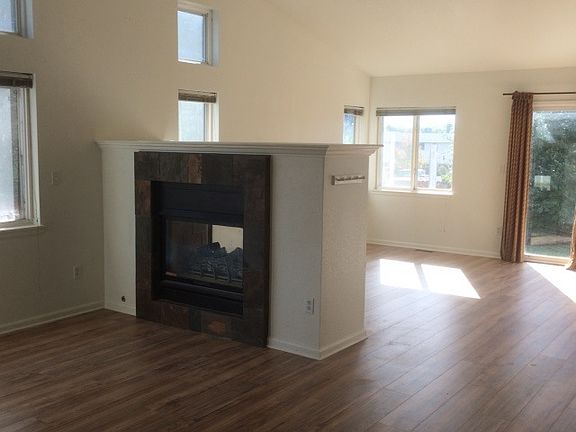 2nd image of 1625 Glen Moor Dr