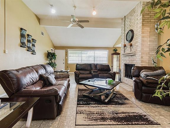 4th image of 1903 Summer Place Dr