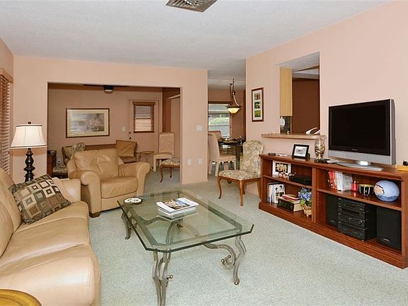 4th image of 1372 Glendale Cir W #239