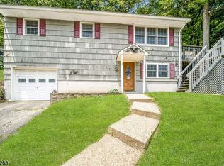 219 Lakeside Ave, Lake Hopatcong, NJ 07849