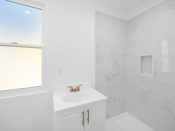 5th image of 308 N Catalina Ave #2
