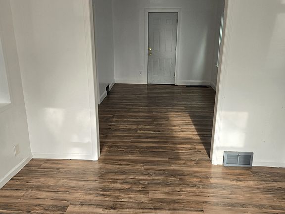 3rd image of 110 Mayer Ave