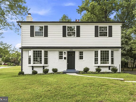 3rd image of 2610 Silverdale Dr