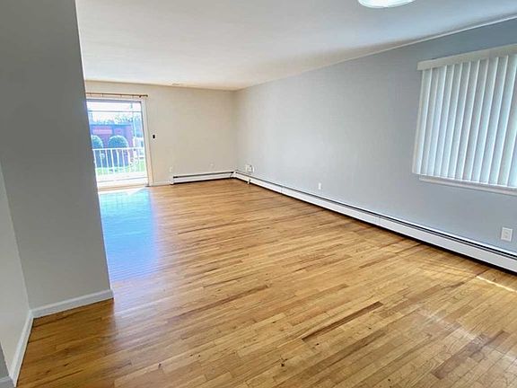 5th image of 339 Outwater Ln #1