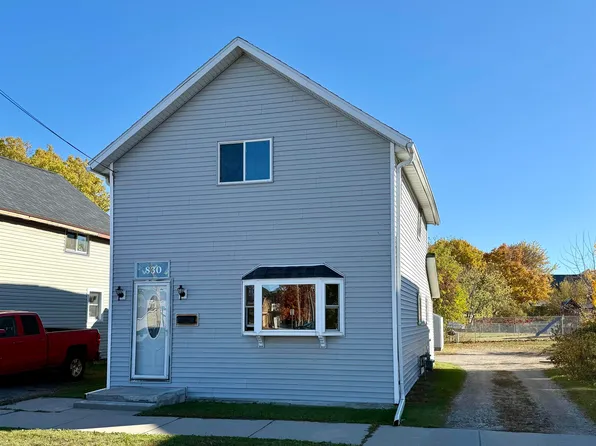 830 Wells St, Marinette, WI 54143