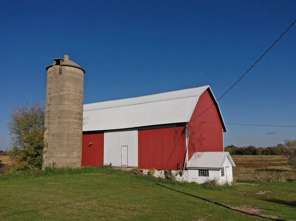 W14219 Mielke Rd, Markesan, WI 53946