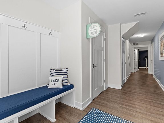 5th image of 160 Keewatin Way #D