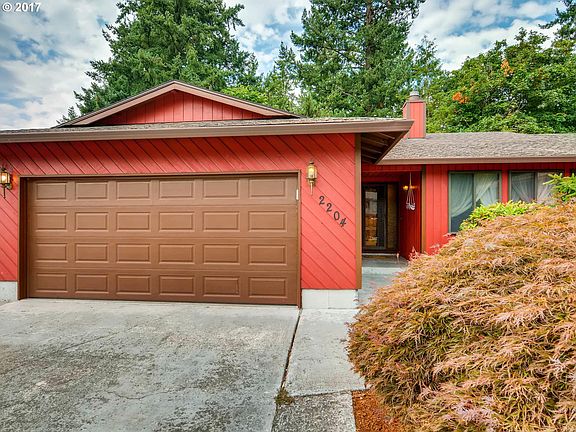 4th image of 2204 SE Talton Ave