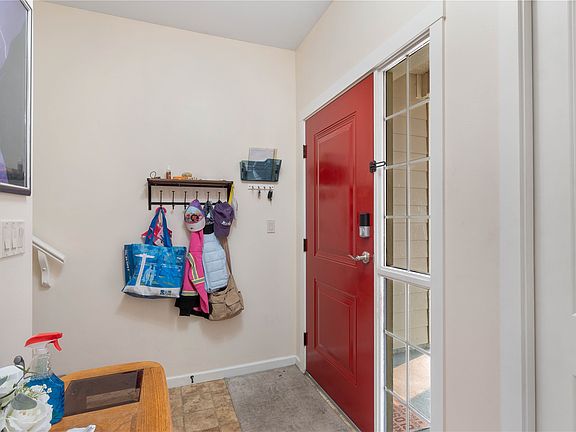 5th image of 2660 Joyce Ave