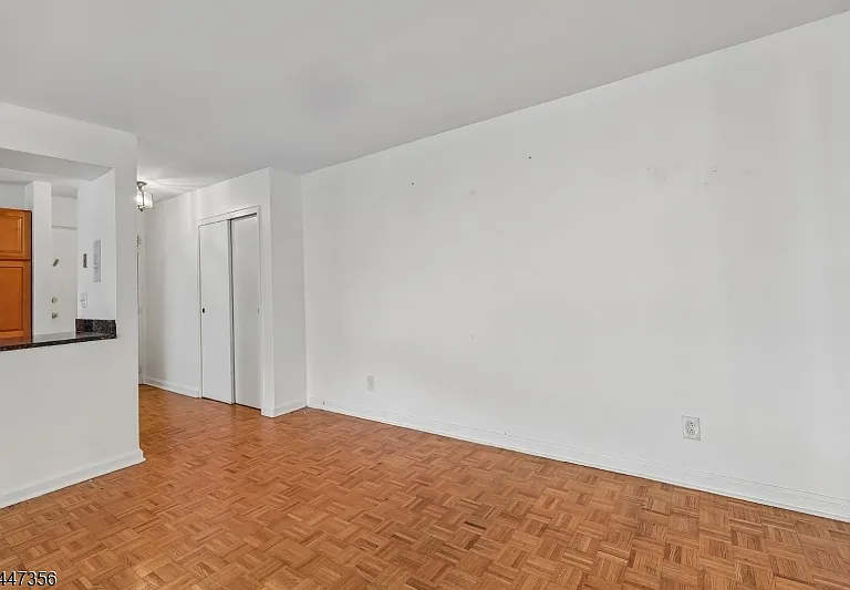 135-167 S Maple Ave #137-H — Photo 6