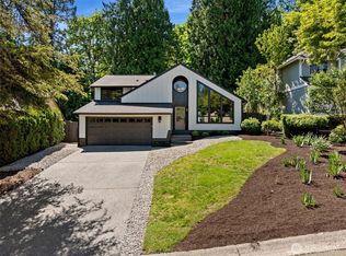 2425 NW Oakcrest Dr, Issaquah, WA 98027