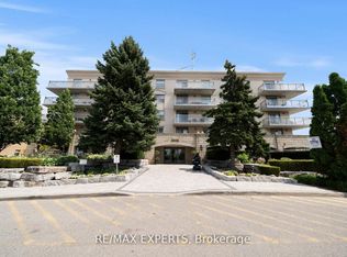 2500 Rutherford Rd #213, Vaughan, ON L4K 5N7