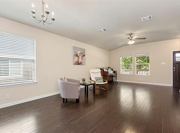 3rd image of 821 Heritage Springs Trl
