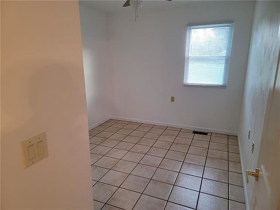 5th image of 1101 Parkway Dr #1103