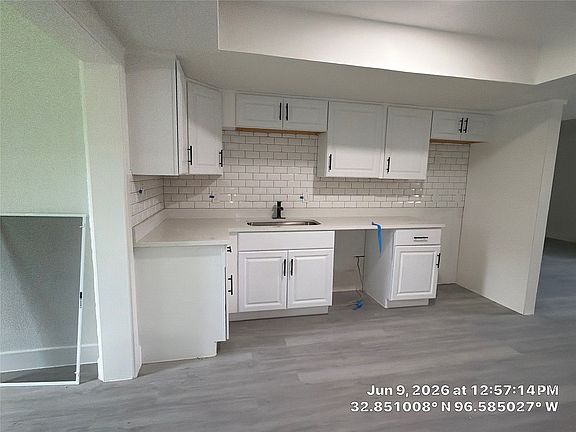 4th image of 2814 Bobtown Rd