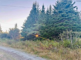28 Flat Point Rd, Clam Harbour, NS B0J1Y0