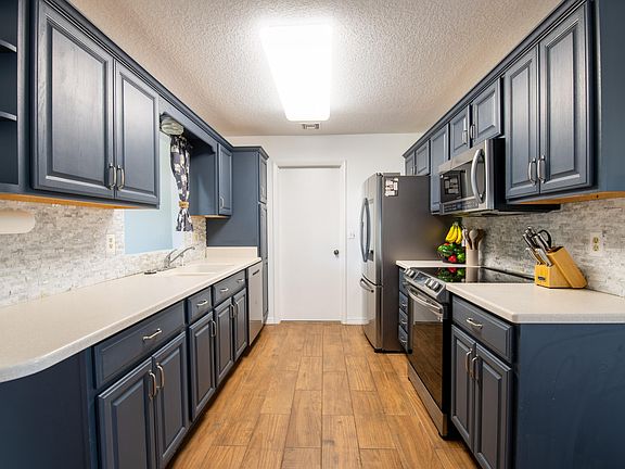 5th image of 2099 SE Madison Street