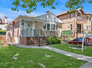 16029 21st Rd, Whitestone, NY 11357