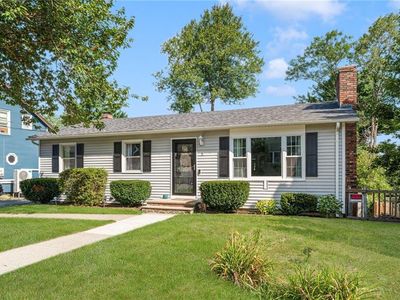 5 Versailles St, Cranston, RI, 02920