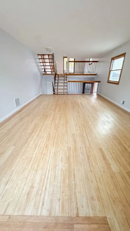 3 bed, 2.5 bath, 2000 sqft, $3,700 — Photo 2