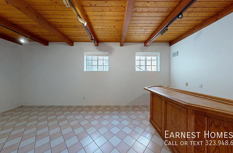 4339 Alhama Dr — Photo 12