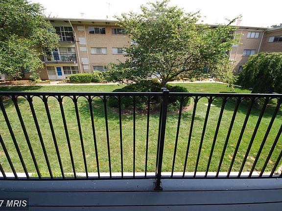 3rd image of 4909 Americana Dr APT 205