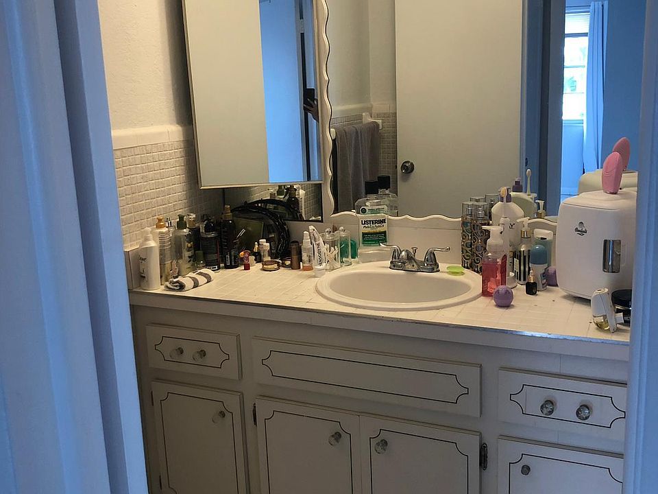 1st image of 710 NE 29th St APT 4B
