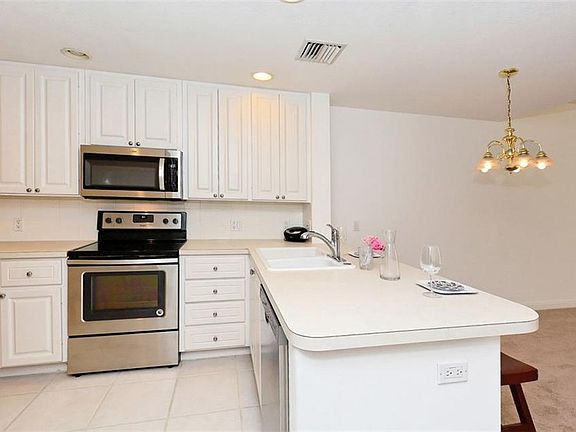 5th image of 5396 Eliseo St